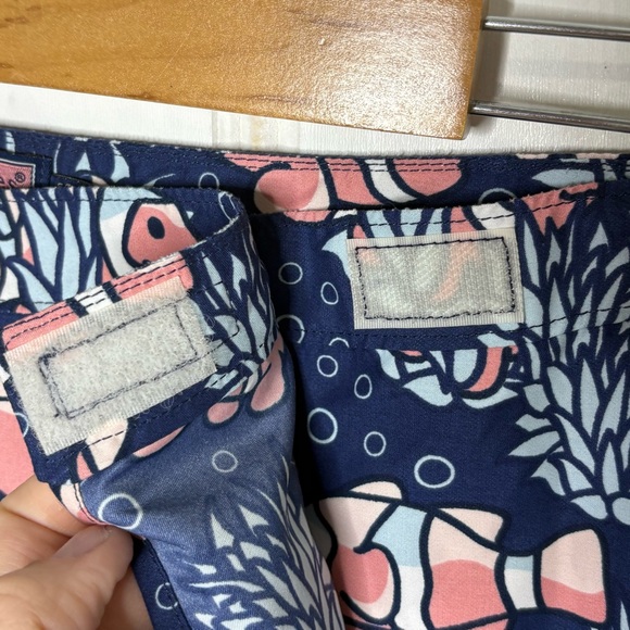 Vineyard Vines Wrap Skirt Fish Blue Background Size Medium - Picture 7 of 11